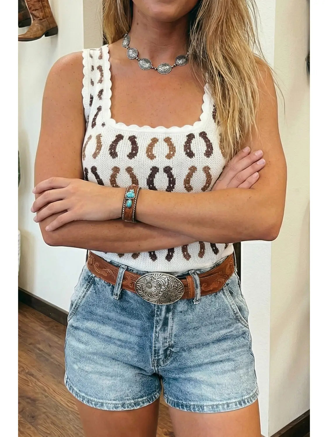 Horseshoe Scalloped Sweater Vest